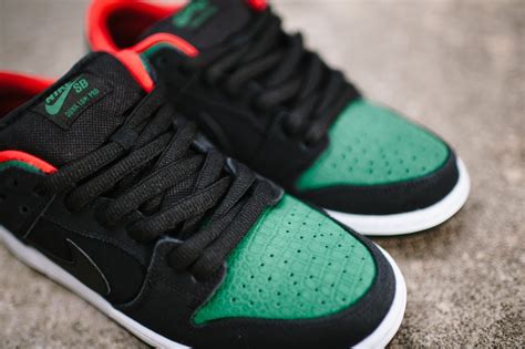 sb dunk gucci low reptile.